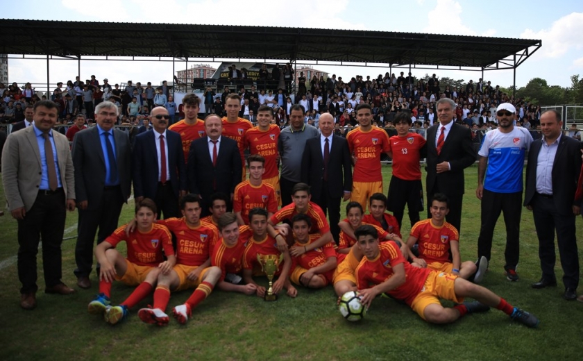 KOCASİNAN’IN LİSELER ARASI FUTBOL TURNUVASINDA BİRLİK VE BERABERLİK VURGUSU