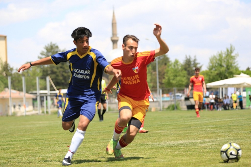 KOCASİNAN’IN LİSELER ARASI FUTBOL TURNUVASINDA BİRLİK VE BERABERLİK VURGUSU