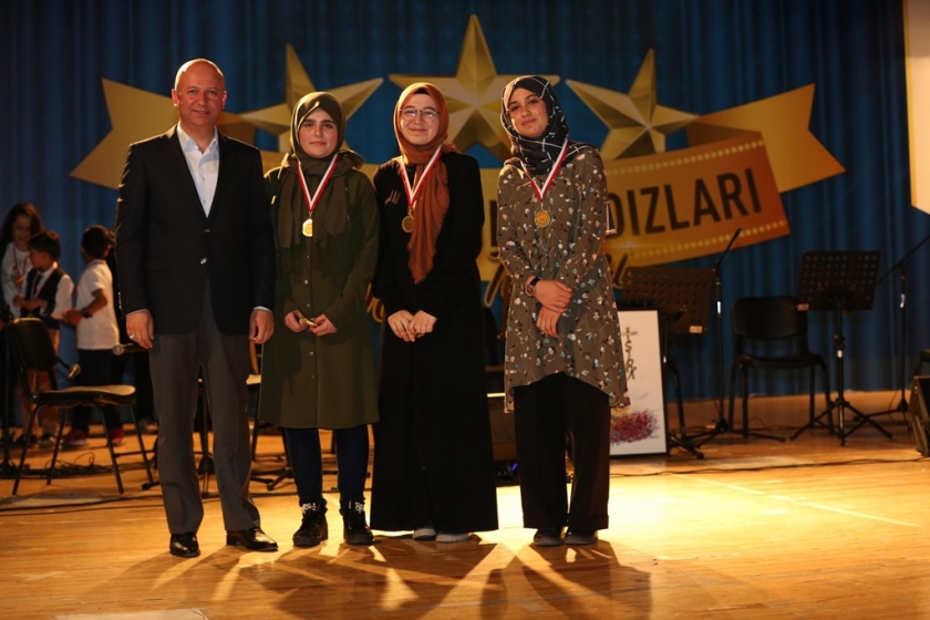 ‘KOCASİNAN’IN YILDIZLARI’ İÇİN ÖDÜL TÖRENİ GERÇEKLEŞTİRİLDİ