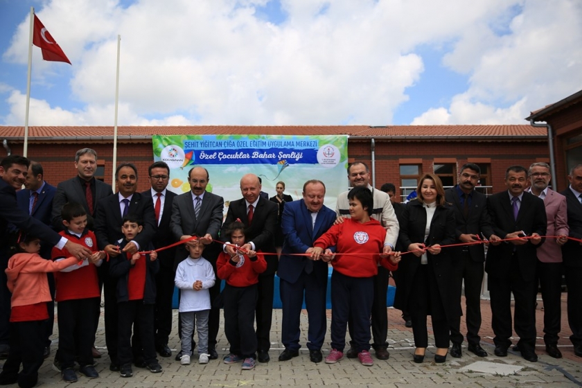 BAŞKAN ÇOLAKBAYRAKDAR, ÖZEL ÇOCUKLARLA BİR ARAYA GELDİ