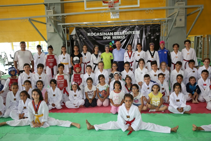 KOCASİNAN’IN TESİSLERİ, 7’DEN 70’E HERKESE SPOR HİZMETİ VERİYOR