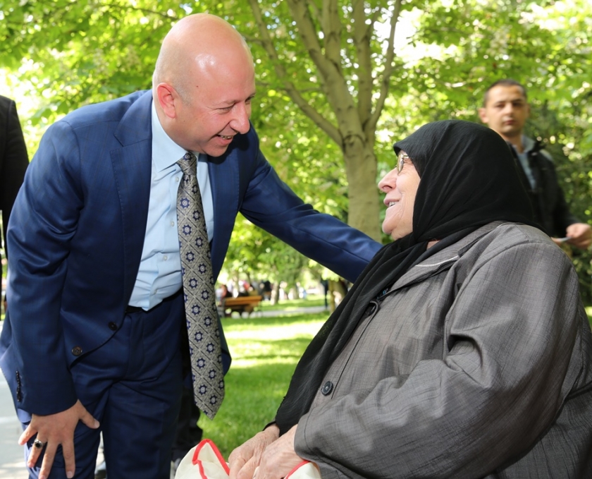 BAŞKAN ÇOLAKBAYRAKDAR, “ANNELERİMİZ BİZİM BAŞIMIZIN TACIDIR”