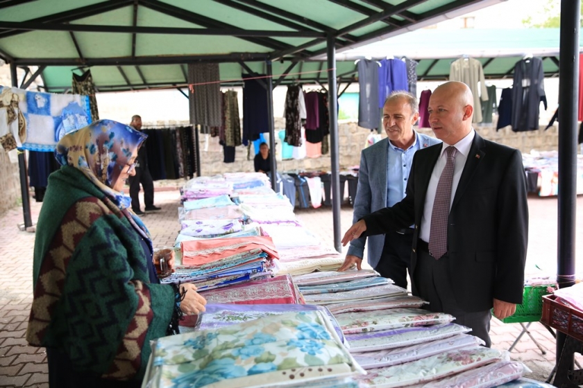 BAŞKAN ÇOLAKBAYRAKDAR, “YAPTIĞIMIZ HİZMETLERLE YEMLİHA DAHA DA GÜZELLEŞTİ”