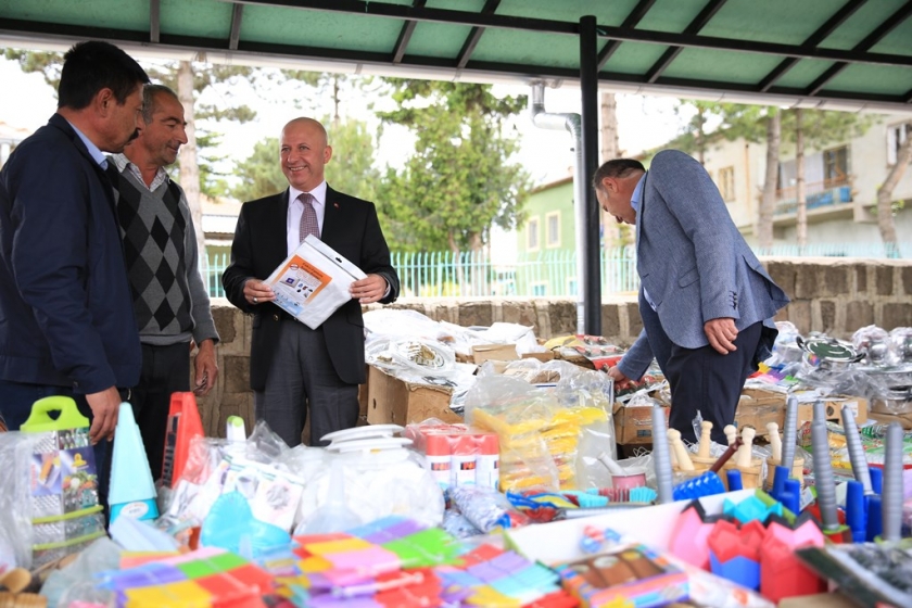 BAŞKAN ÇOLAKBAYRAKDAR, “YAPTIĞIMIZ HİZMETLERLE YEMLİHA DAHA DA GÜZELLEŞTİ”