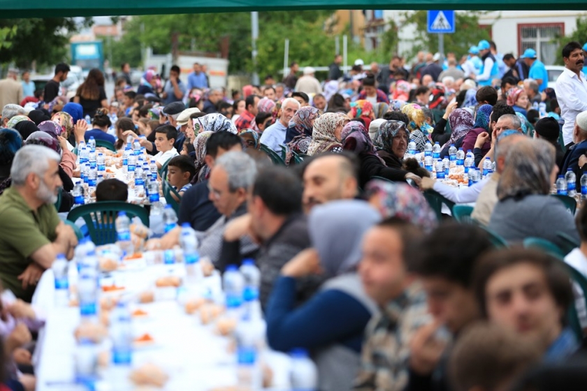 KOCASİNAN’DA İFTAR SOFRASI BEŞPARMAK’TA BEREKETLENDİ