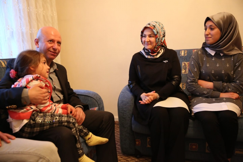 ÇOLAKBAYRAKDAR ÇİFTİ GÖNÜL SOFRASINDA