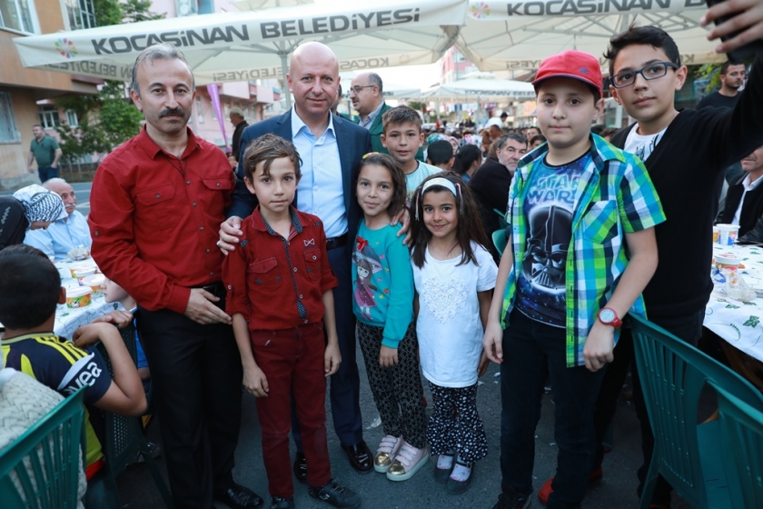 KOCASİNAN’IN İFTARINA 3 BİN KİŞİ KATILDI