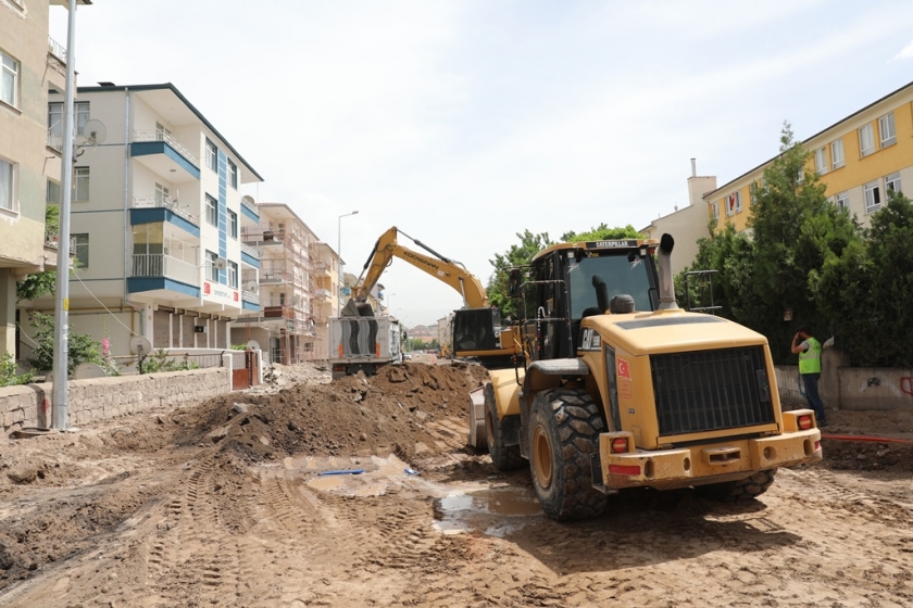BAŞKAN ÇOLAKBAYRAKDAR ASFALT ÇALIŞMALARINI YERİNDE İNCELEDİ