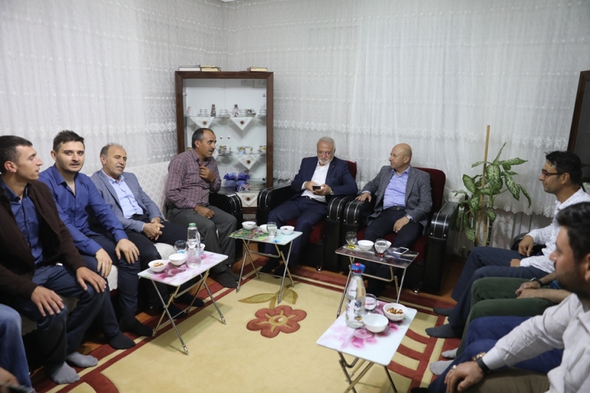 BAŞKAN ÇOLAKBAYRAKDAR VATANDAŞLARLA BİR ARADA