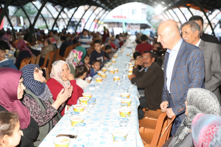 İFTAR SOFRASI ARGINCIK MAHALLESİNDE KURULDU