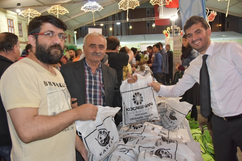 DÜNYA ÇEVRE GÜNÜ’NDE KOCASİNAN BELEDİYESİ’NDEN VATANDAŞLARA ANLAMLI HEDİYE