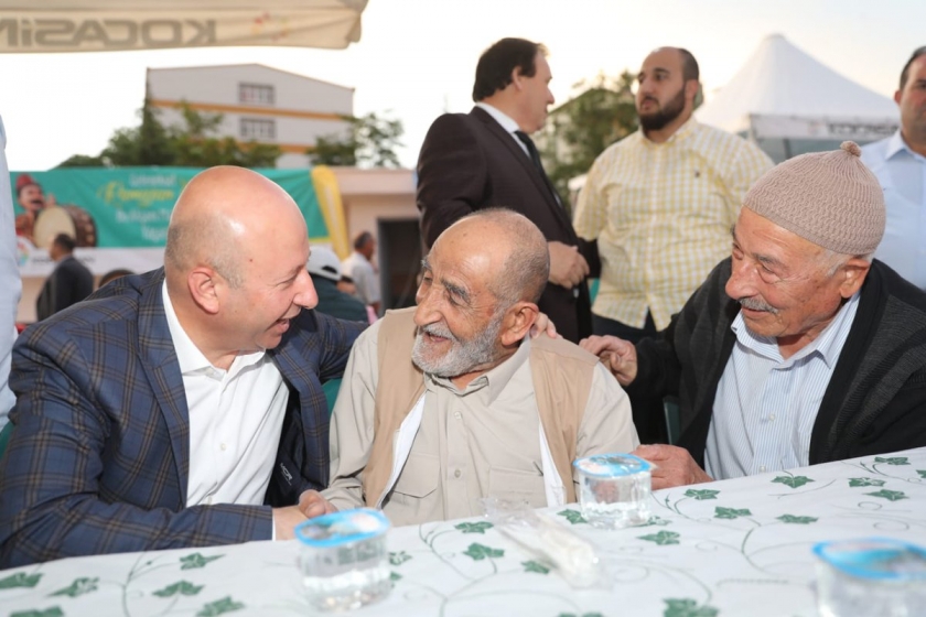 BAŞKAN ÇOLAKBAYRAKDAR, DUR DURAK BİLMİYOR