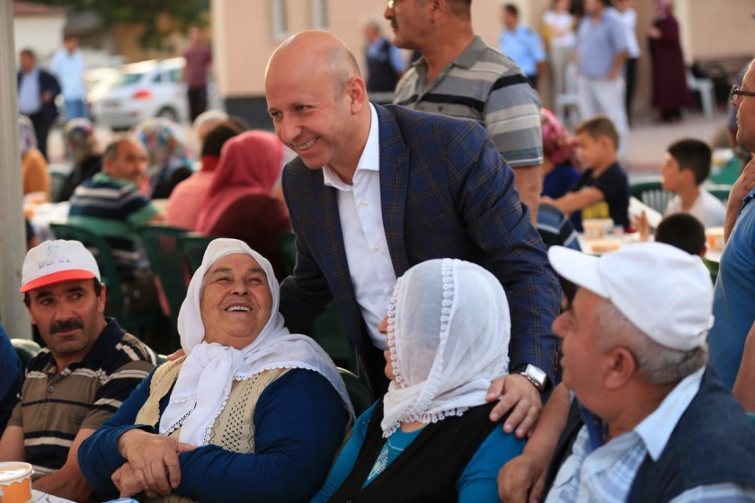 BAŞKAN ÇOLAKBAYRAKDAR, DUR DURAK BİLMİYOR