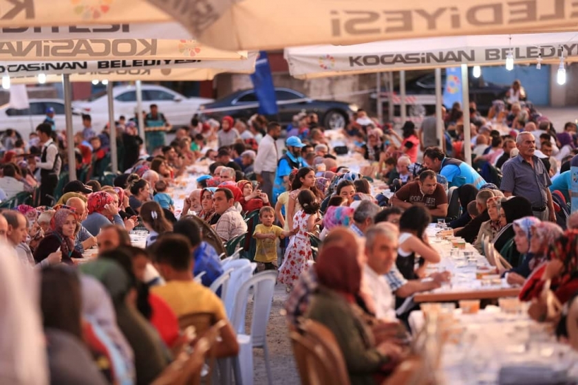 BAŞKAN ÇOLAKBAYRAKDAR, DUR DURAK BİLMİYOR