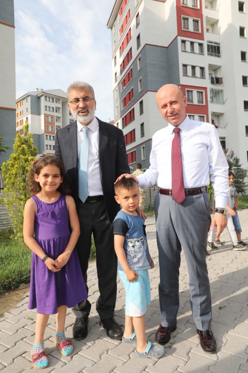 BAŞKAN ÇOLAKBAYRAKDAR, GECE-GÜNDÜZ SAHADA