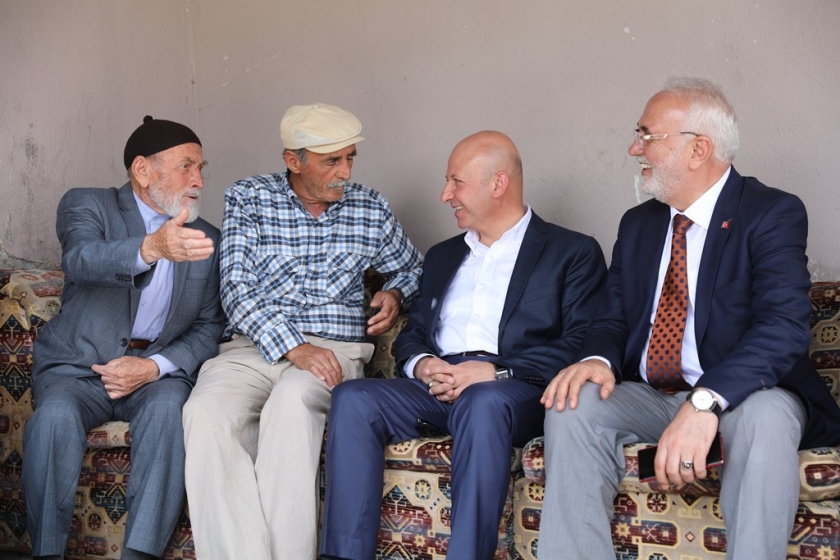 BAŞKAN ÇOLAKBAYRAKDAR BAYRAMI VATANDAŞLARLA GEÇİRDİ