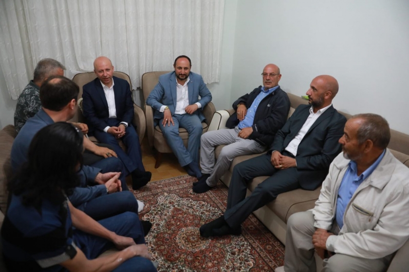BAŞKAN ÇOLAKBAYRAKDAR, HER GÜN FARKLI MAHALLEDE ESNAF VE VATANDAŞLARLA BULUŞUYOR