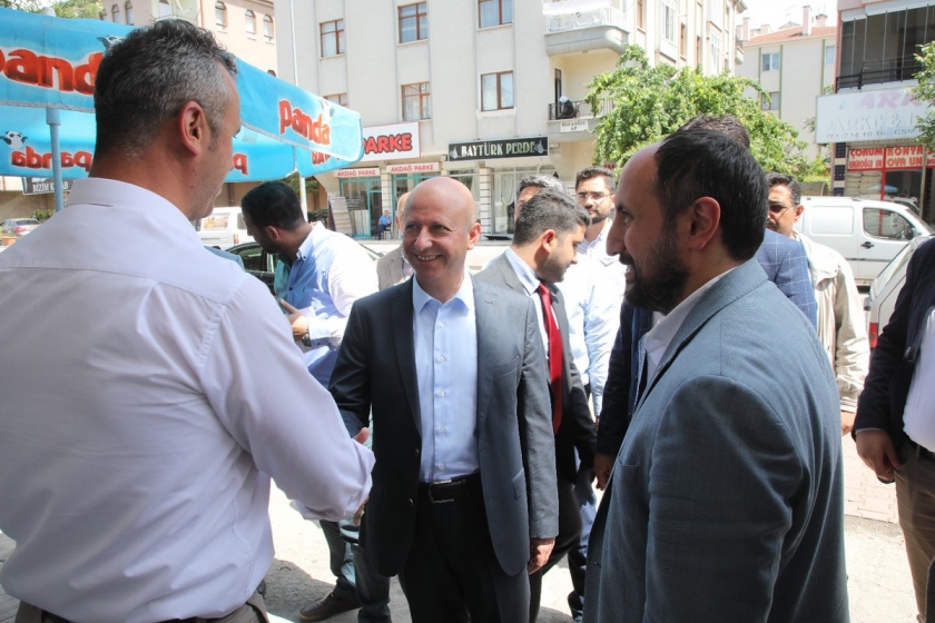 BAŞKAN ÇOLAKBAYRAKDAR, HER GÜN FARKLI MAHALLEDE ESNAF VE VATANDAŞLARLA BULUŞUYOR