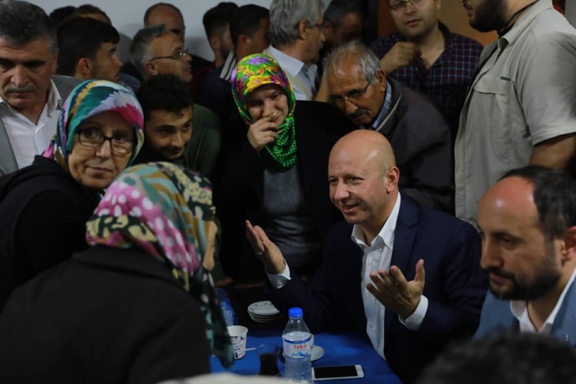 BAŞKAN ÇOLAKBAYRAKDAR, HER GÜN FARKLI MAHALLEDE ESNAF VE VATANDAŞLARLA BULUŞUYOR