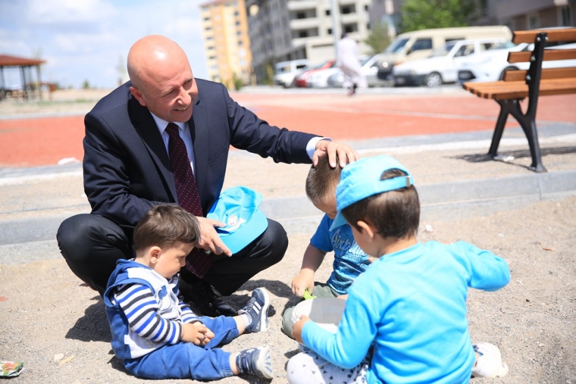 BAŞKAN ÇOLAKBAYRAKDAR, “SOSYAL ALANLARI DAHA DA GÜZELLEŞTİRİYORUZ”