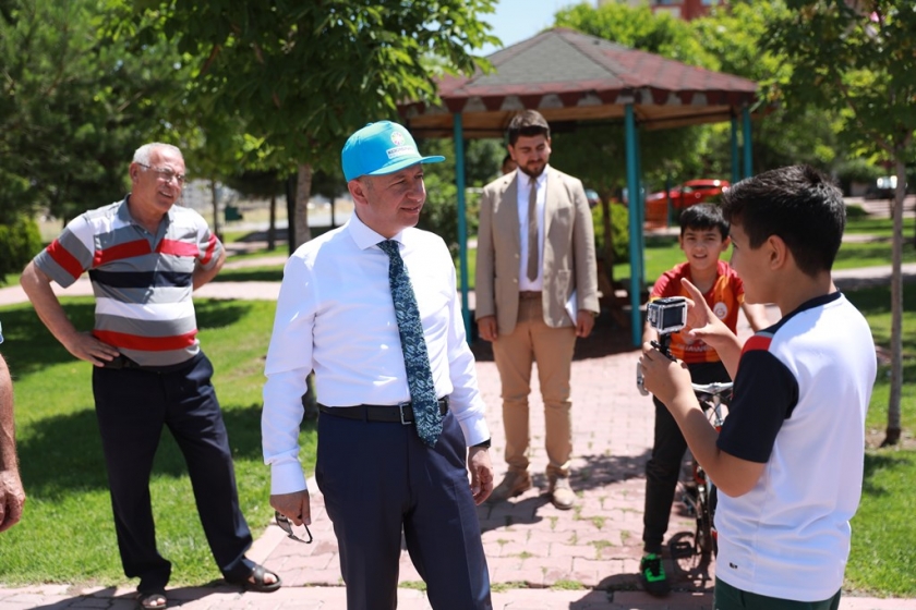 KOCASİNAN BELEDİYESİ PARKLARI YENİLEMEYE DEVAM EDİYOR