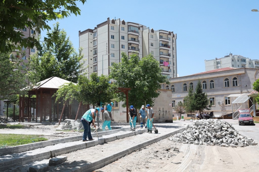 KOCASİNAN BELEDİYESİ PARKLARI YENİLEMEYE DEVAM EDİYOR