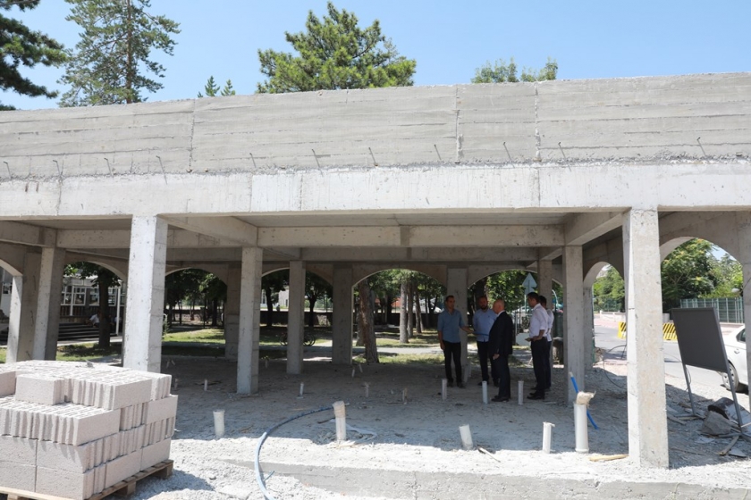 KOCASİNAN’DA SELÇUKLU MİMARİSİ TARZINDA KEMERLİ ŞADIRVANLAR
