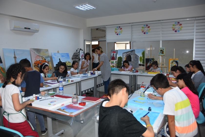GELECEĞİN RESSAMLARI KOCASİNAN AKADEMİ’DE YETİŞİYOR