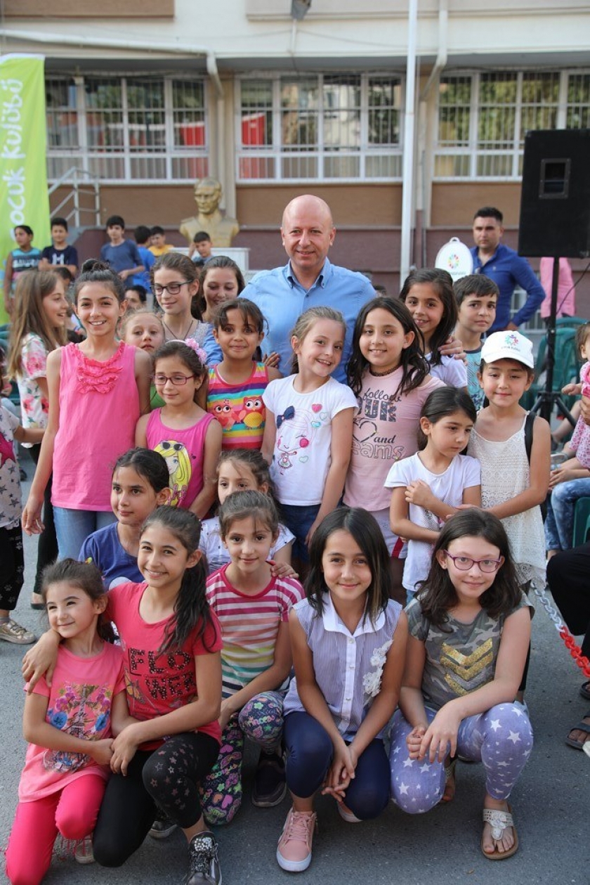 KOCASİNAN’LI ÇOCUKLAR, SOKAK OYUNLARI İLE GÖNÜLLERİNCE EĞLENİYOR