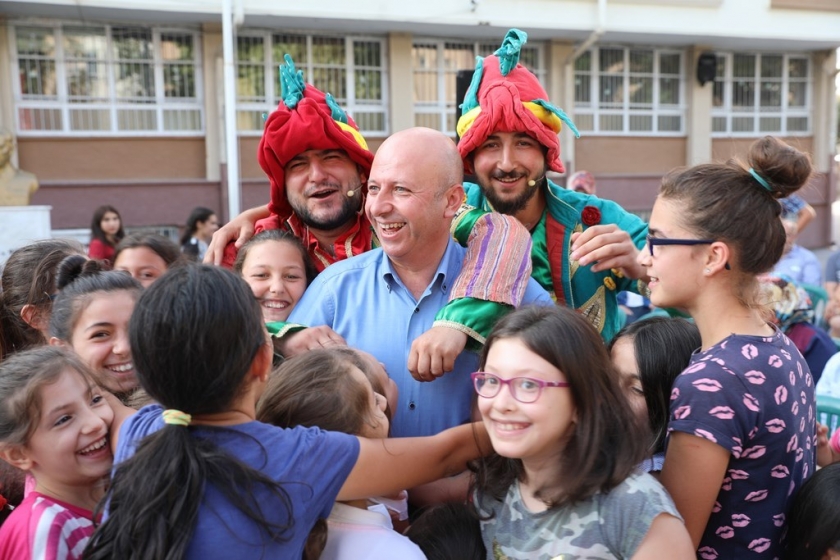 KOCASİNAN’LI ÇOCUKLAR, SOKAK OYUNLARI İLE GÖNÜLLERİNCE EĞLENİYOR
