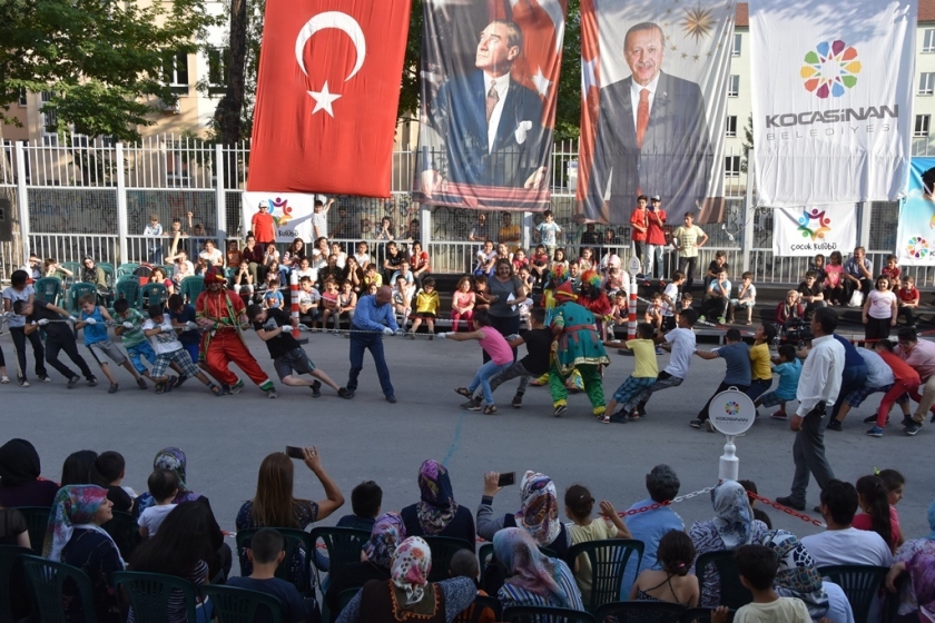 KOCASİNAN’LI ÇOCUKLAR, SOKAK OYUNLARI İLE GÖNÜLLERİNCE EĞLENİYOR