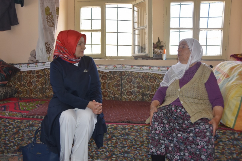FATMA ÇOLAKBAYRAKDAR, ELMALI VE BAYRAMHACI MAHALLELERİ’Nİ ZİYARET ETTİ