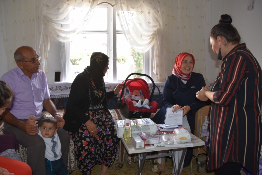 FATMA ÇOLAKBAYRAKDAR, ELMALI VE BAYRAMHACI MAHALLELERİ’Nİ ZİYARET ETTİ