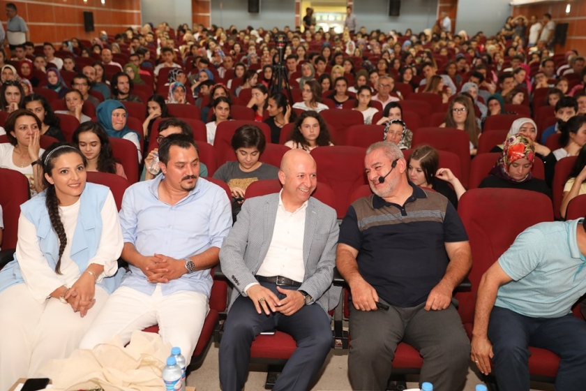 BAŞKAN ÇOLAKBAYRAKDAR, “ÖĞRENCİLERİMİZE REHBERLİK EDECEĞİZ”