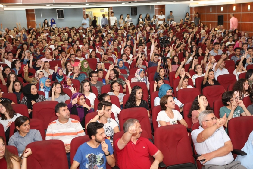 BAŞKAN ÇOLAKBAYRAKDAR, “ÖĞRENCİLERİMİZE REHBERLİK EDECEĞİZ”
