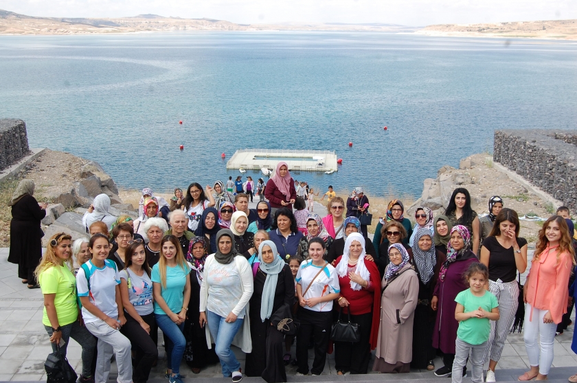 KOCASİNAN BELEDİYESİ, KUŞÇU MARİNADA KADINLARA EŞSİZ BİR GÜN YAŞATTI