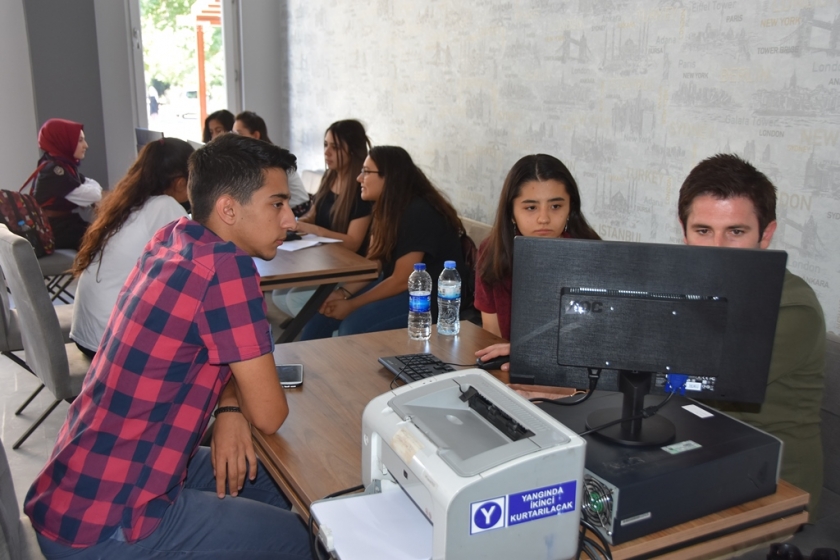 KOCASİNAN’IN TERCİH MERKEZİNE ÖĞRENCİLERDEN TAM NOT