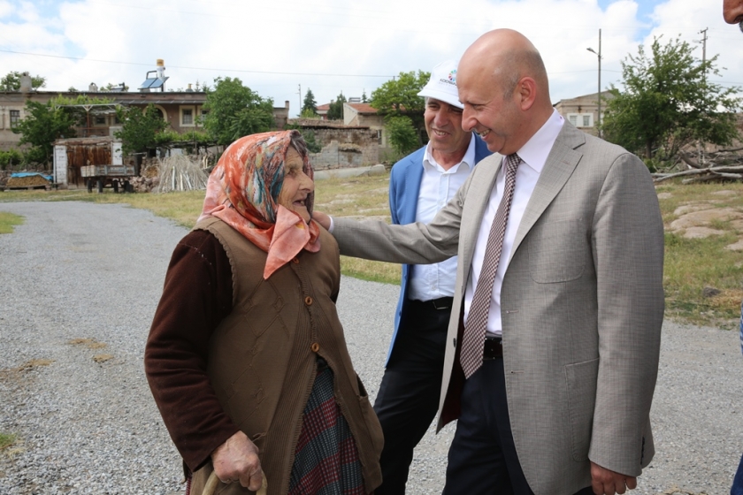 ‘YENİ KOCASİNAN’ İÇİN KIRSAL MAHALLERDE HİZMET ATAĞI