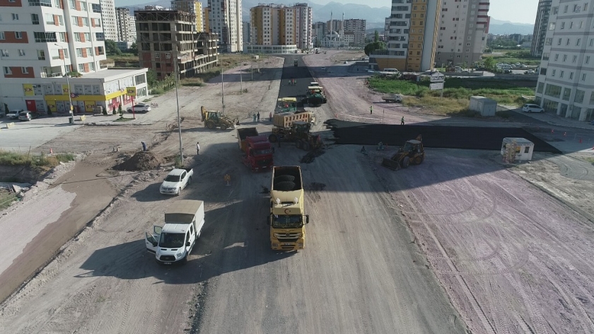 KOCASİNAN’DA YOLLAR DAHA GENİŞ VE KONFORLU HALE GELİYOR
