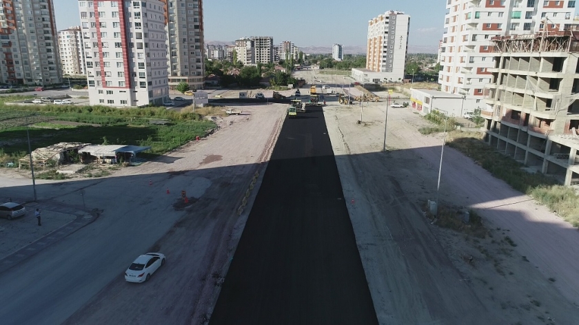 KOCASİNAN’DA YOLLAR DAHA GENİŞ VE KONFORLU HALE GELİYOR