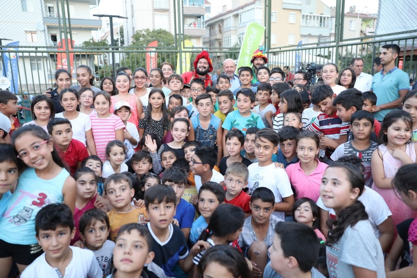 ÇOCUKLARIN BAŞKAN AMCA SEVGİSİ