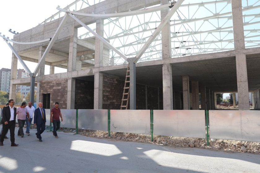 ZİYA GÖKALP, SOSYAL TESİSE VE MODERN PAZAR YERİNE KAVUŞUYOR