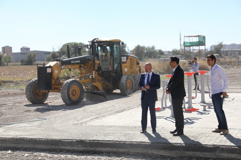 BAŞKAN ÇOLAKBAYRAKDAR, GENÇLERİN GÖNLÜNÜ FETHETTİ