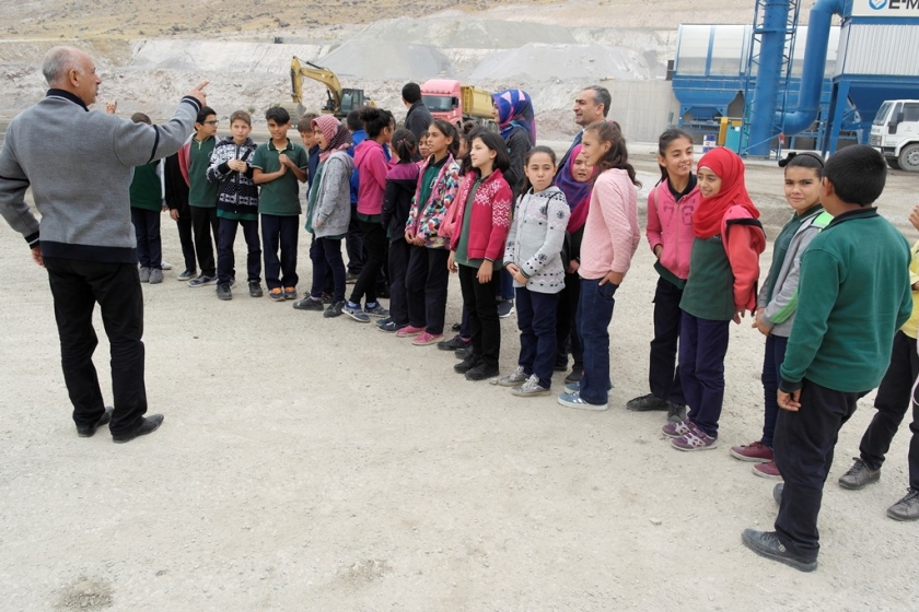 KOCASİNANLI ÇOCUKLAR GELECEKLERİ İÇİN YAPILAN YATIRIMLARI İNCELEDİLER