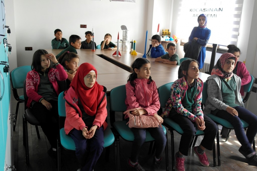 KOCASİNANLI ÇOCUKLAR GELECEKLERİ İÇİN YAPILAN YATIRIMLARI İNCELEDİLER
