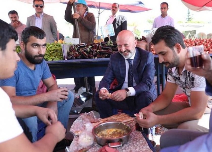 O: HERKESİN ‘BAŞKANI’