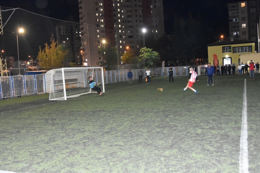 KOCASİNAN’DA MAHALLELER ARASI FUTBOL TURNUVASI BAŞLADI