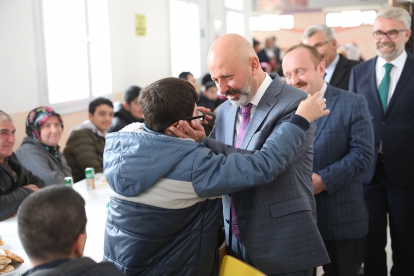BAŞKAN ÇOLAKBAYRAKDAR, GÖNÜLLERE DOKUNDU
