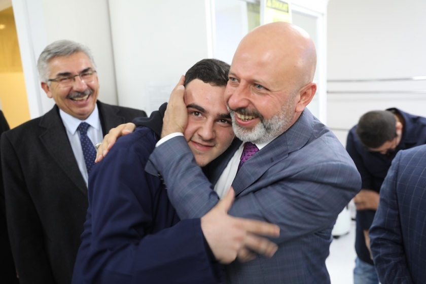 O; HERKESİN BAŞKANI