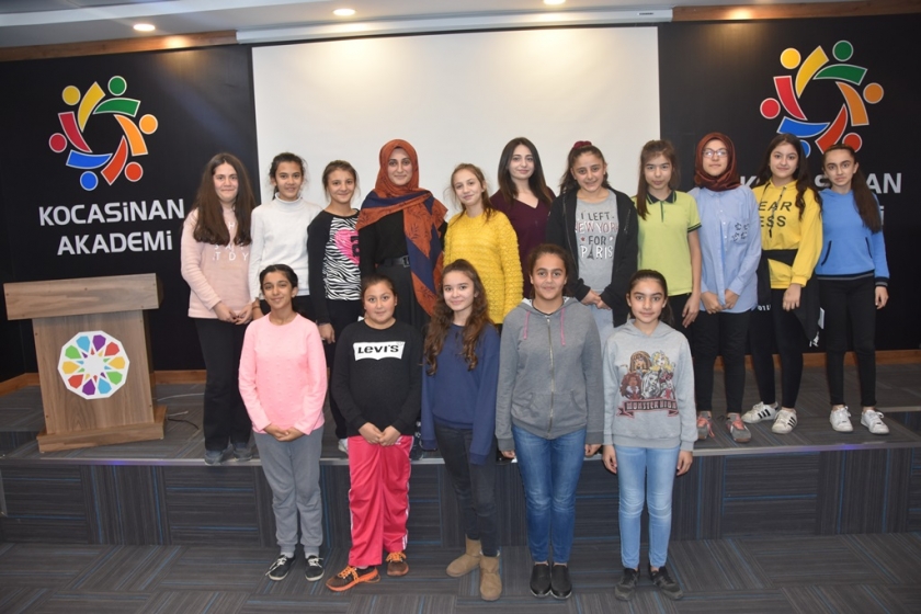 KOCASİNANLI ÇOCUKLAR, GENÇLİK MERKEZİNDE VERİMLİ ZAMAN GEÇİRİYOR